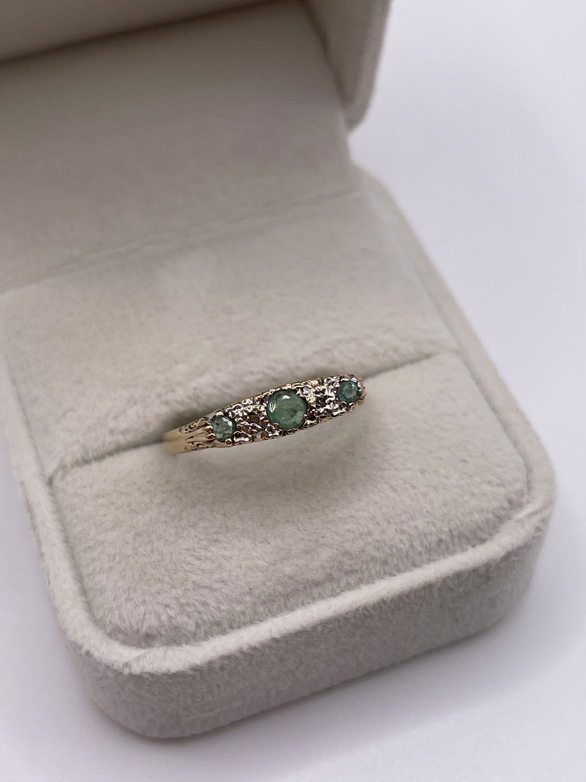 9ct gold emerald and diamond ring