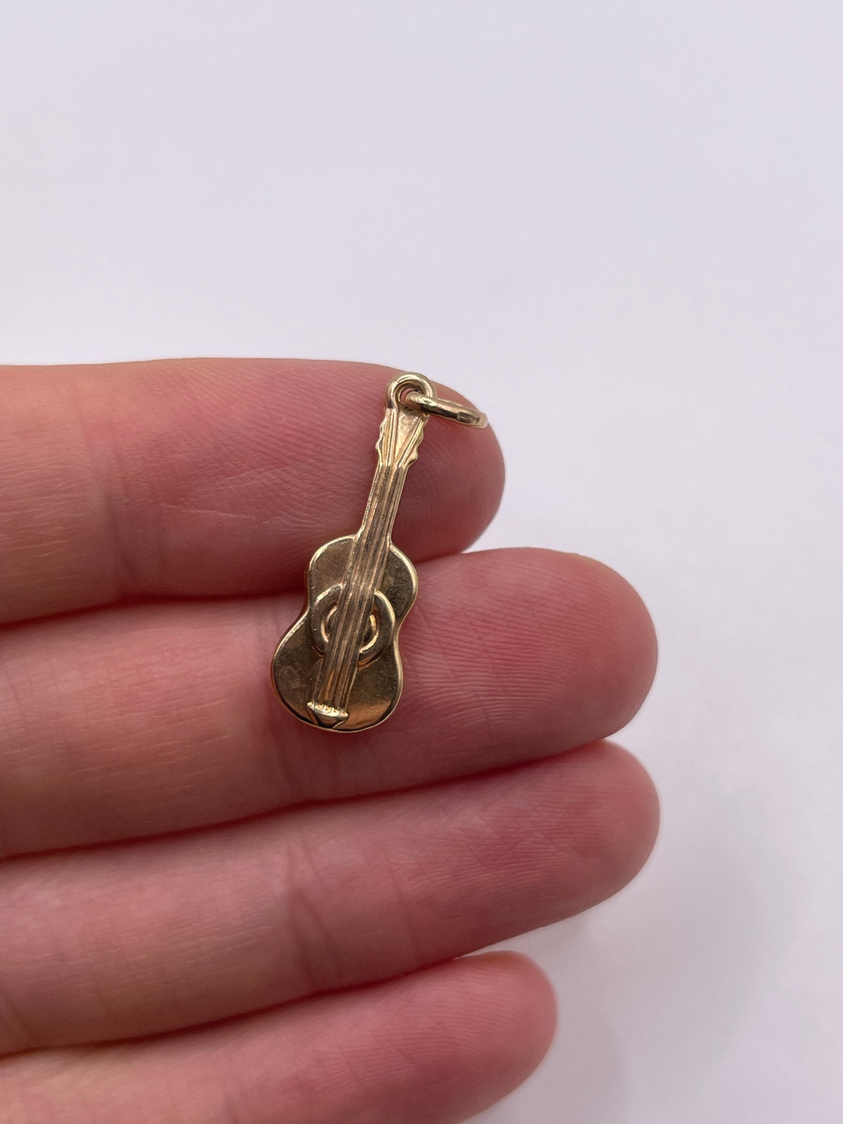 9ct gold guitar charm