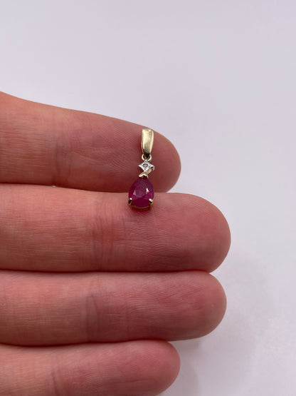 9ct gold ruby and diamond pendant