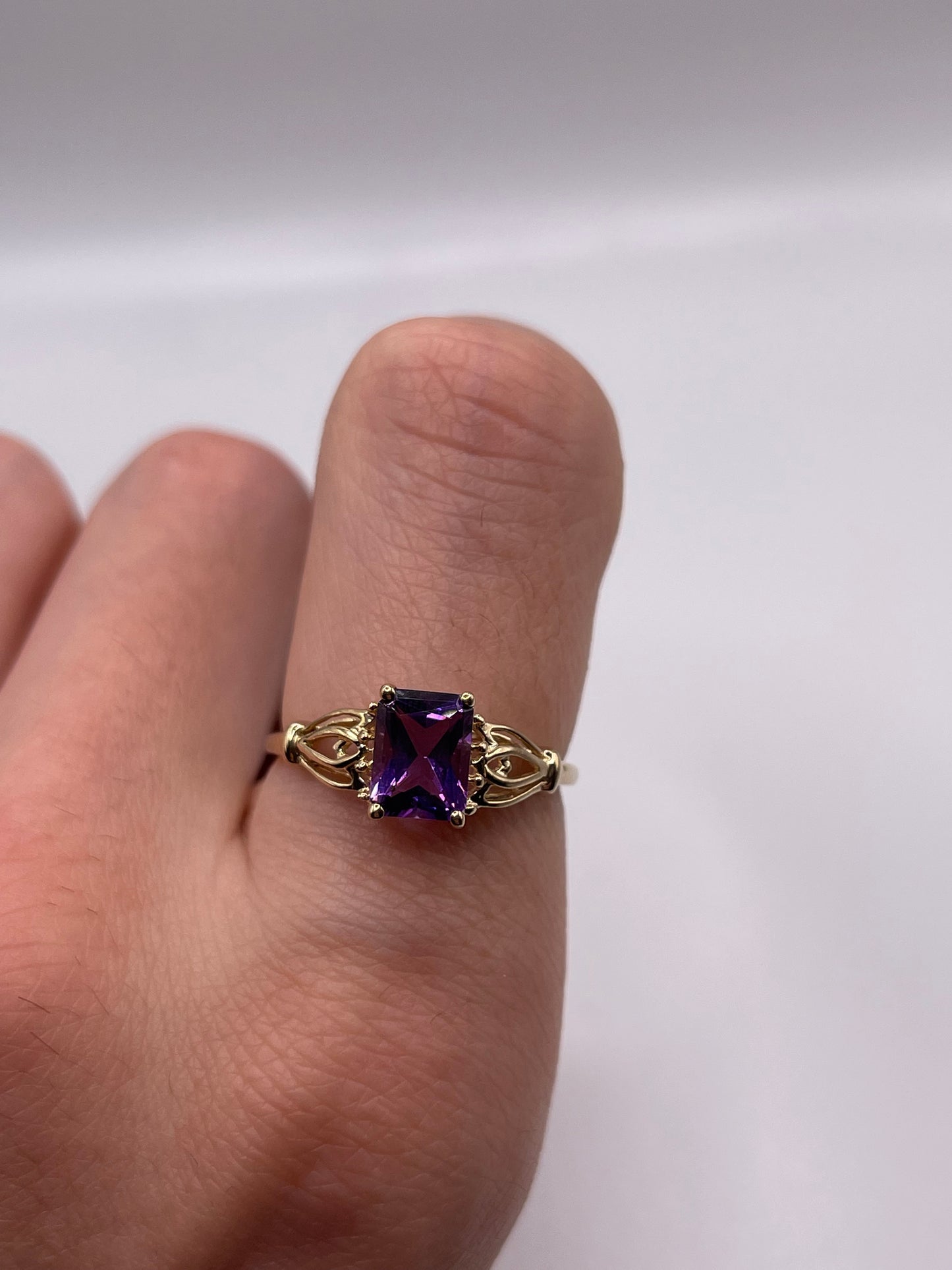 9ct gold amethyst ring