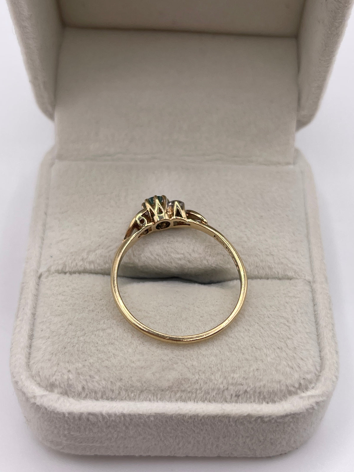 9ct gold emerald and diamond ring
