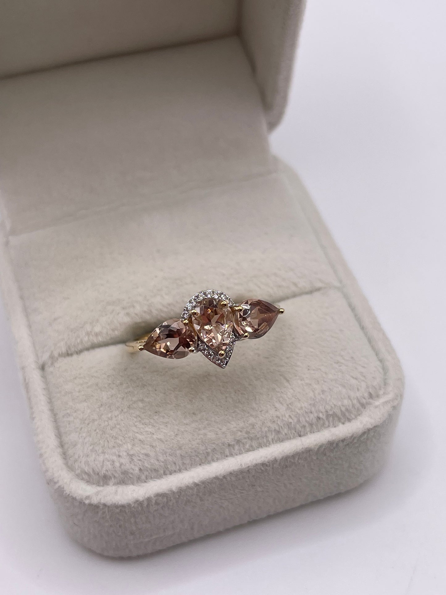 9ct gold morganite and zircon ring