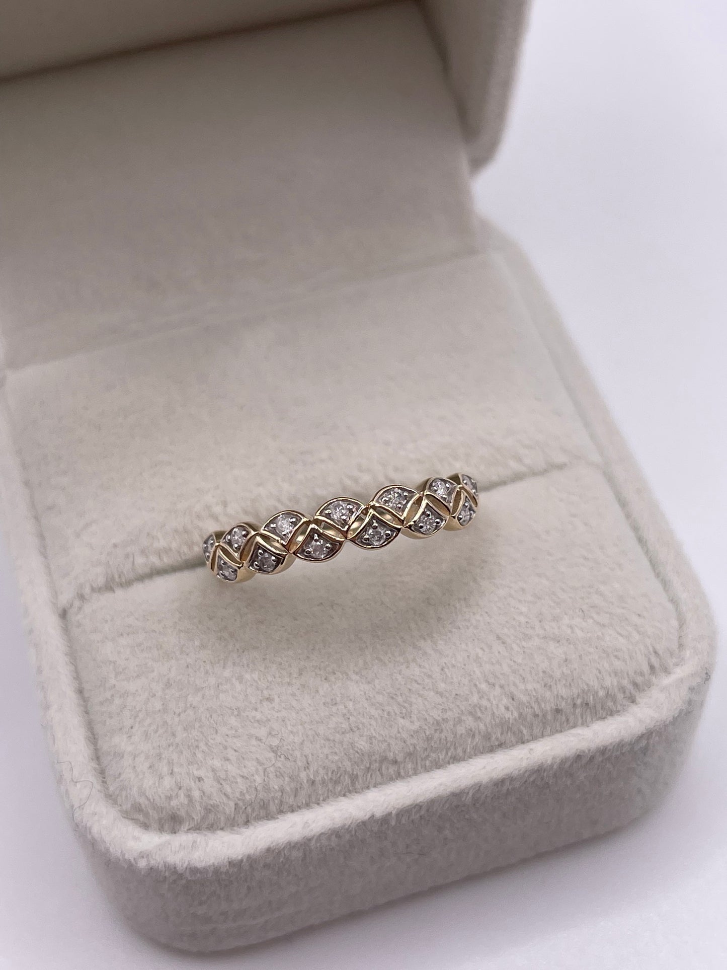 9ct gold diamond cluster ring