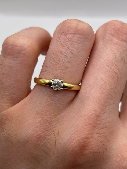 18ct gold diamond ring