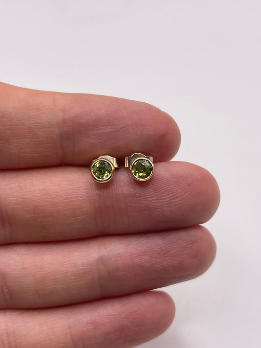 9ct gold peridot earrings