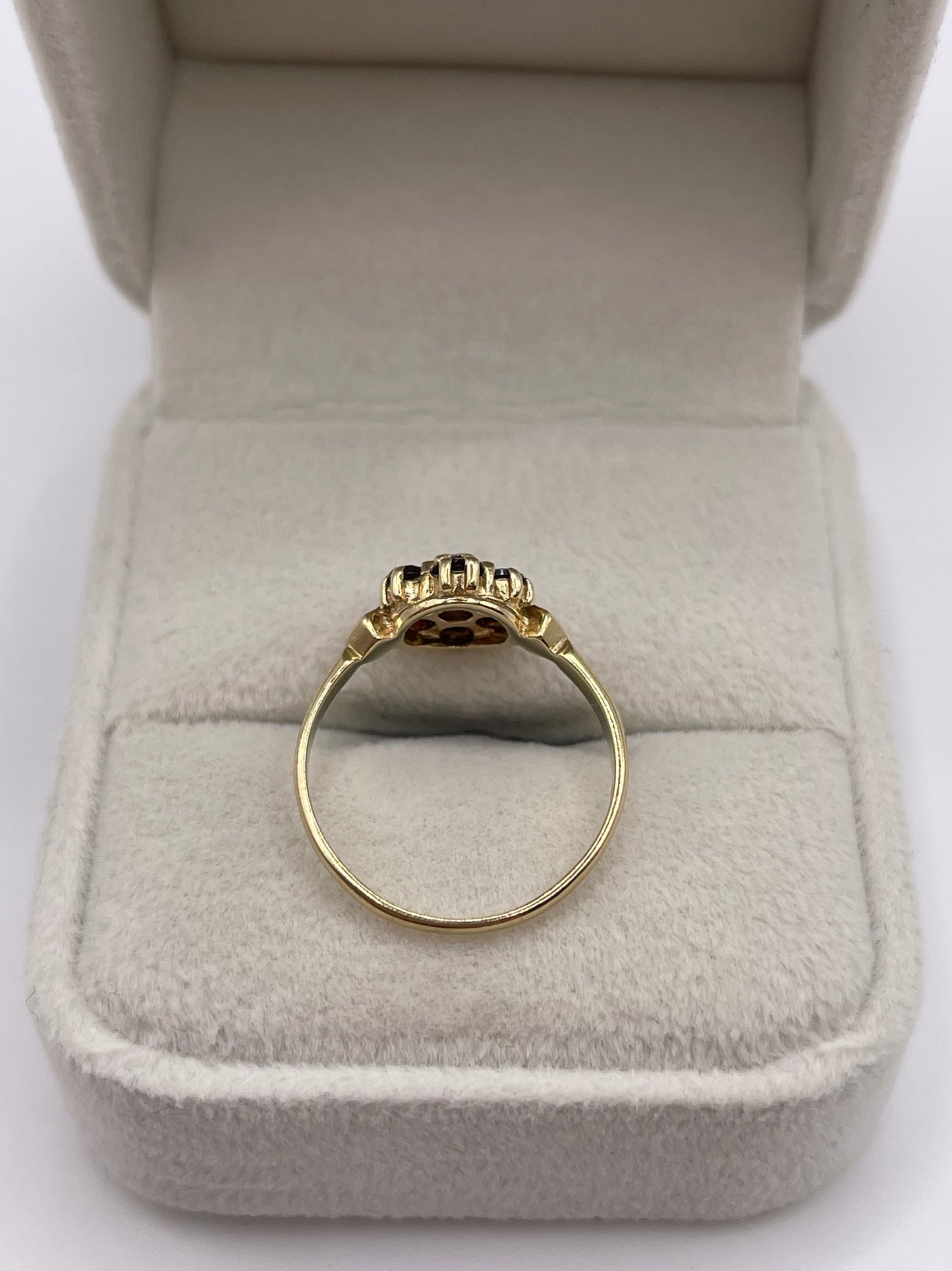 9ct gold garnet cluster ring