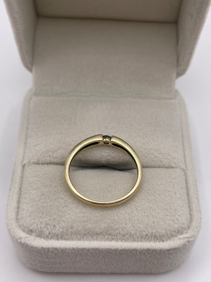 9ct gold quartz ring