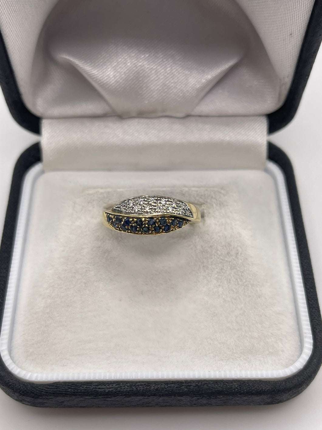 14ct gold sapphire and diamond ring