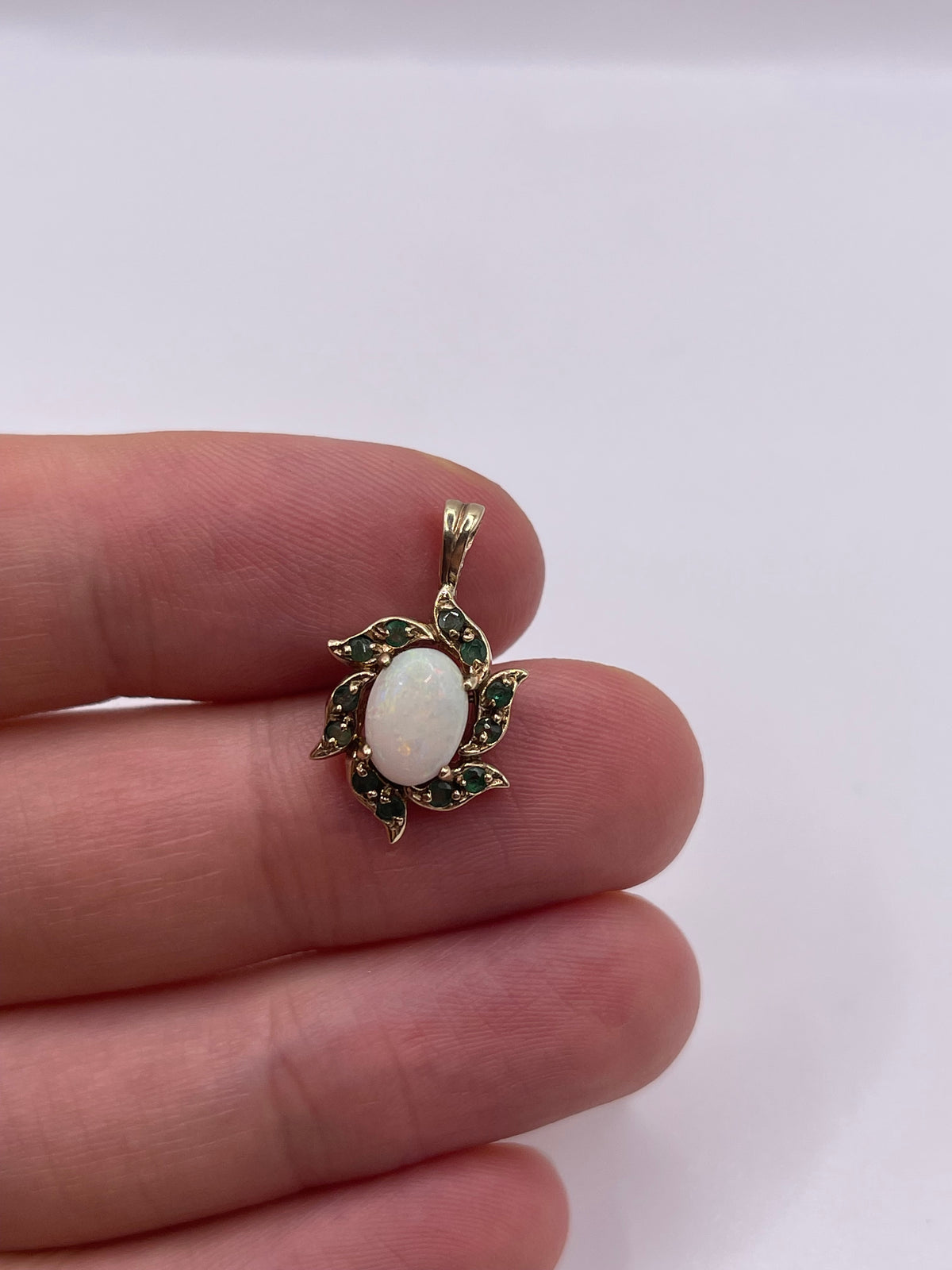 9ct gold opal and emerald pendant