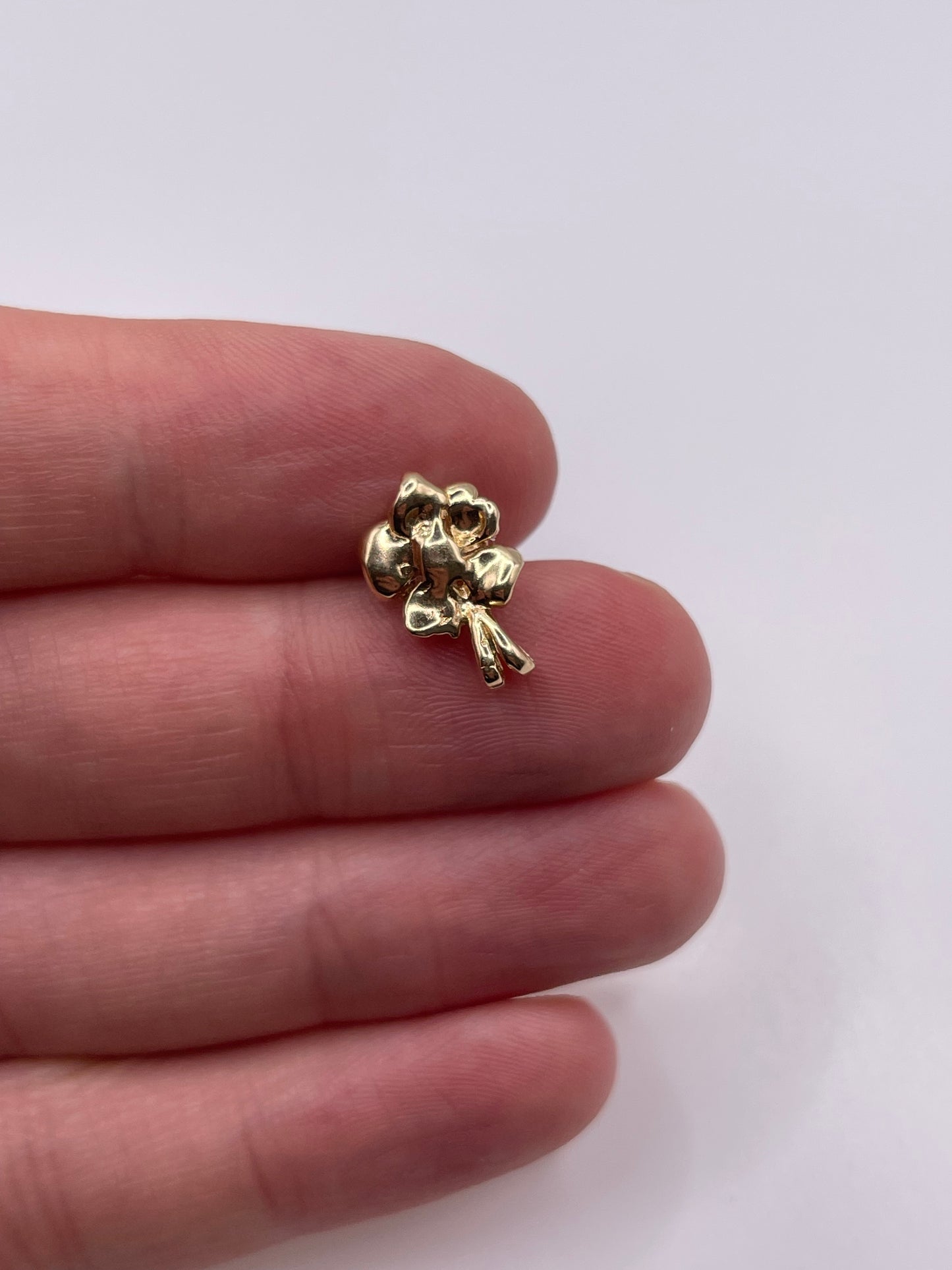 14ct gold diamond pendant