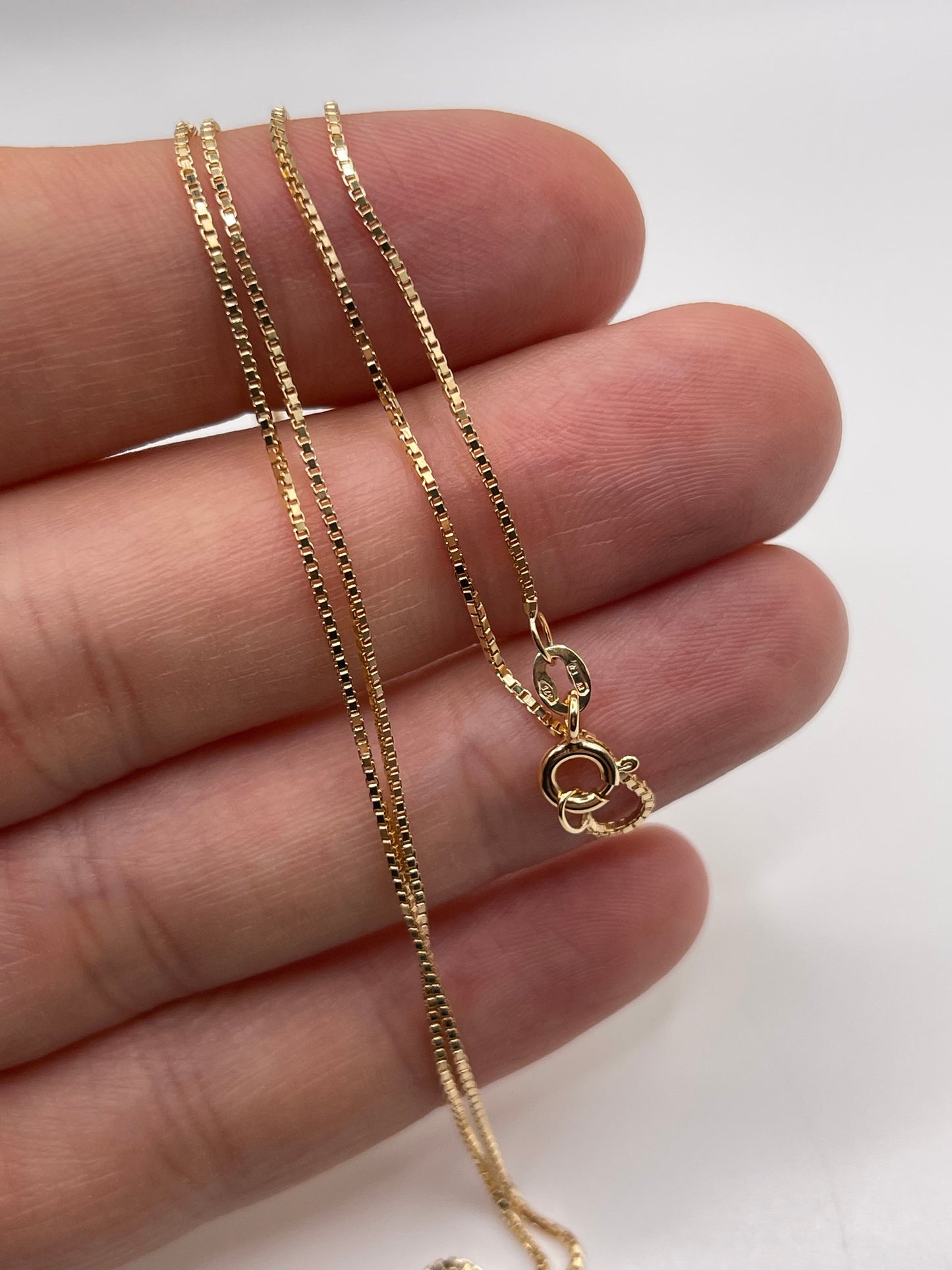 9ct gold chain H