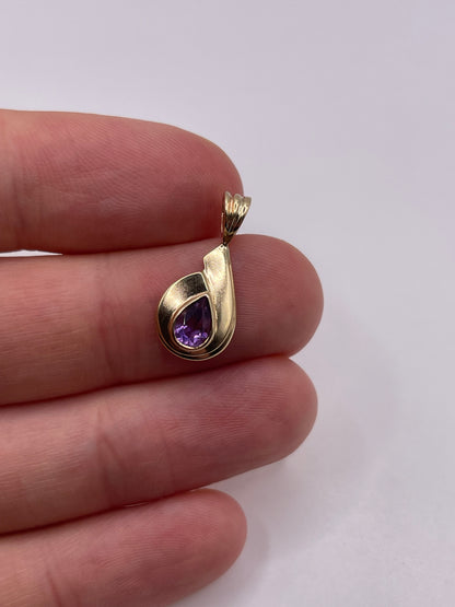 9ct gold amethyst pendant