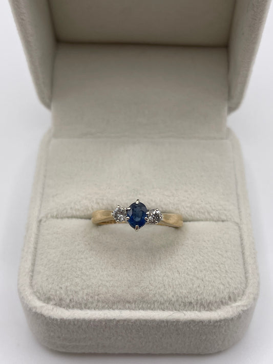 9ct gold sapphire and diamond ring