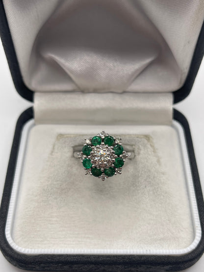 18ct white gold emerald and diamond ring