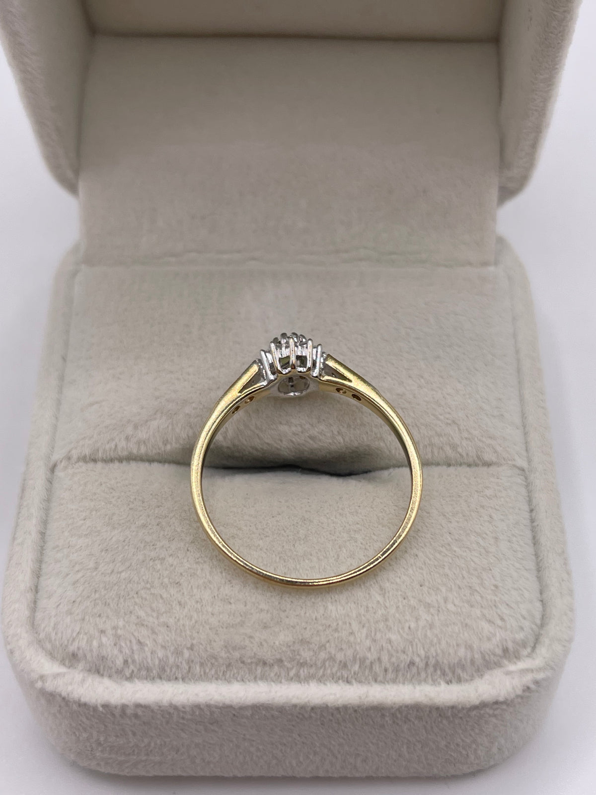 9ct gold quartz and diamond ring