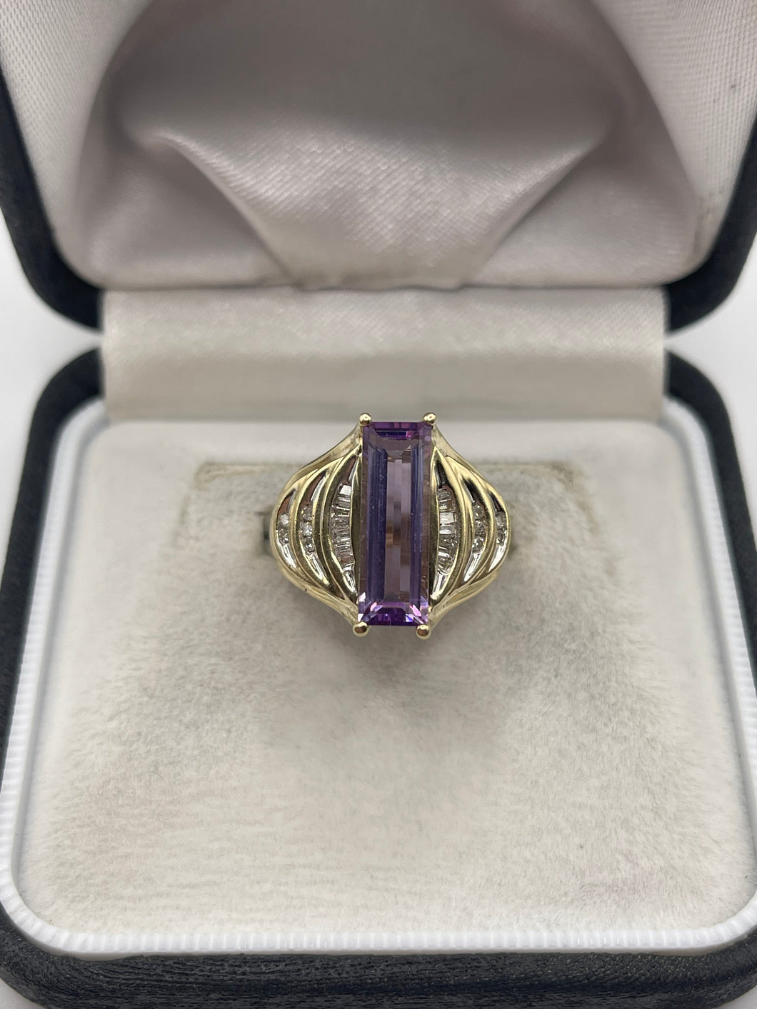 9ct gold amethyst and diamond ring