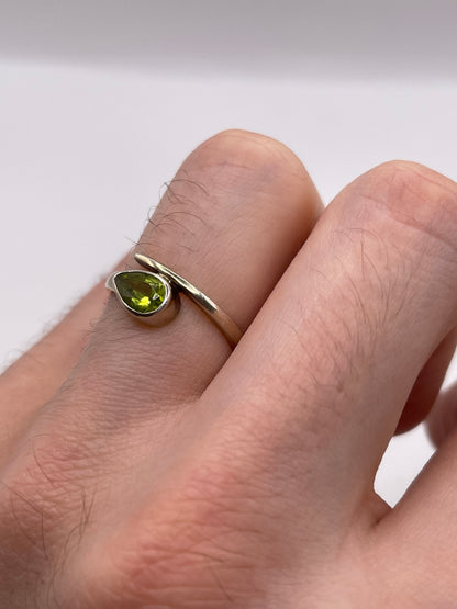 Silver peridot ring
