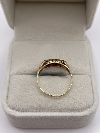 9ct gold garnet ring