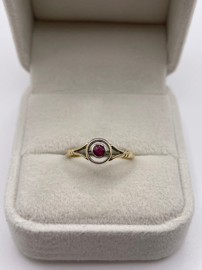 18ct gold ruby ring