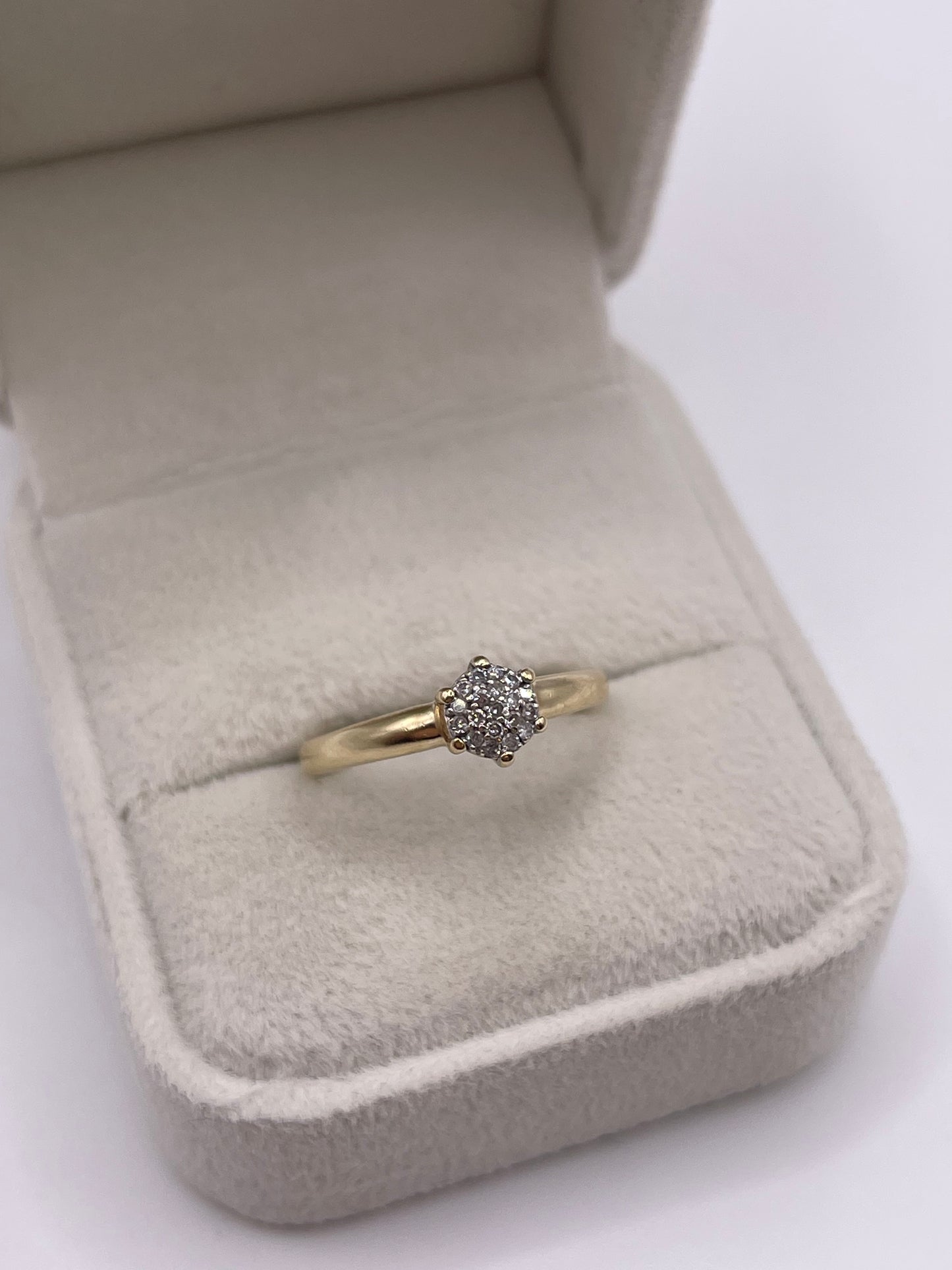 9ct gold diamond cluster ring