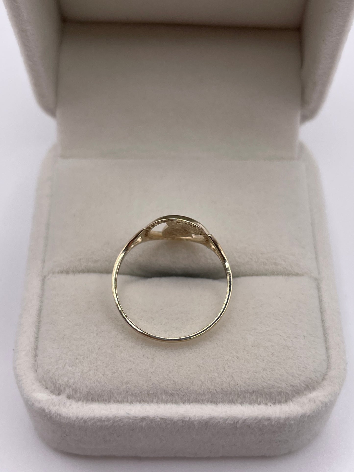 9ct gold praying hands ring