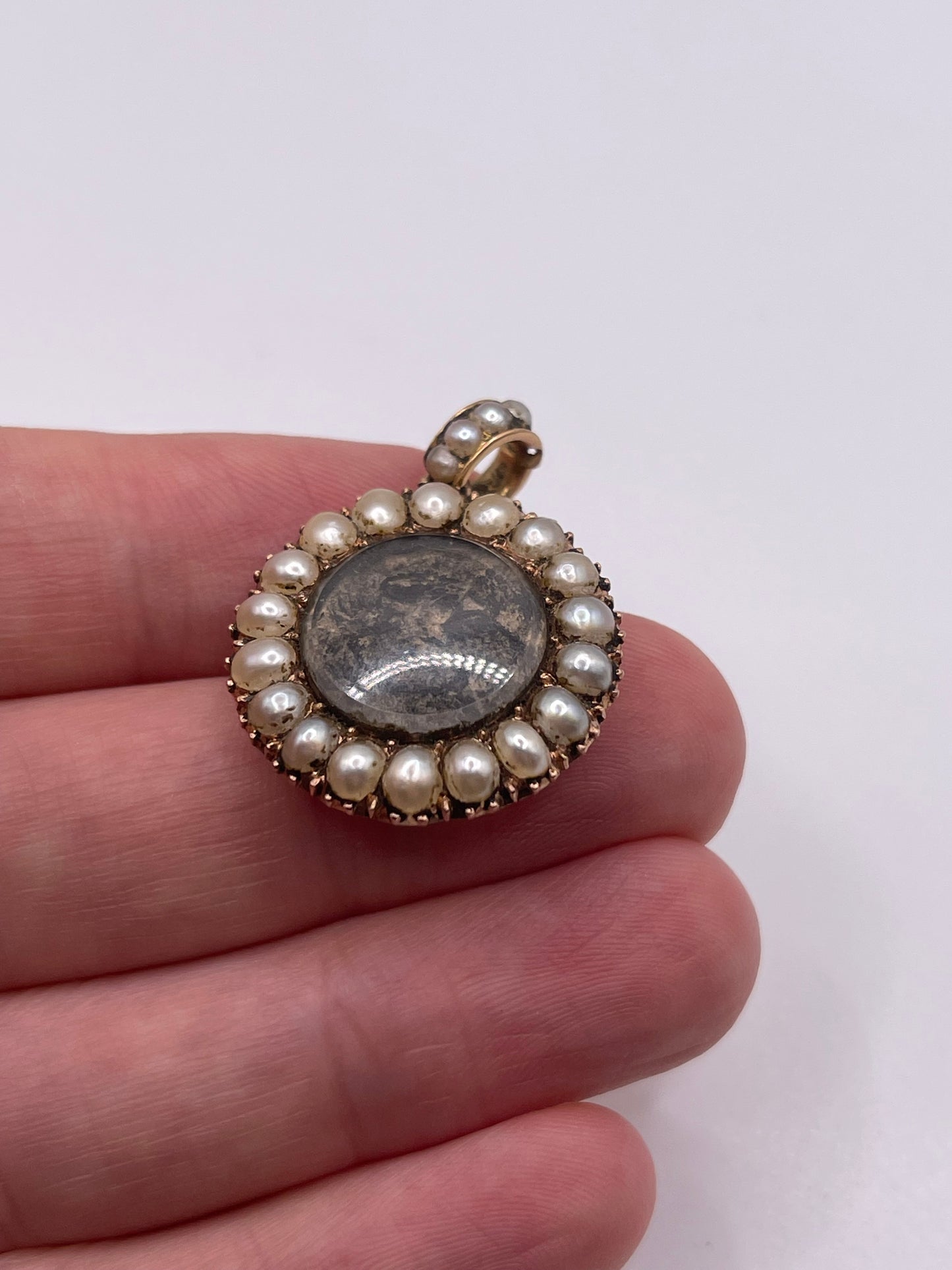 Antique 9ct rose gold pearl mourning pendant