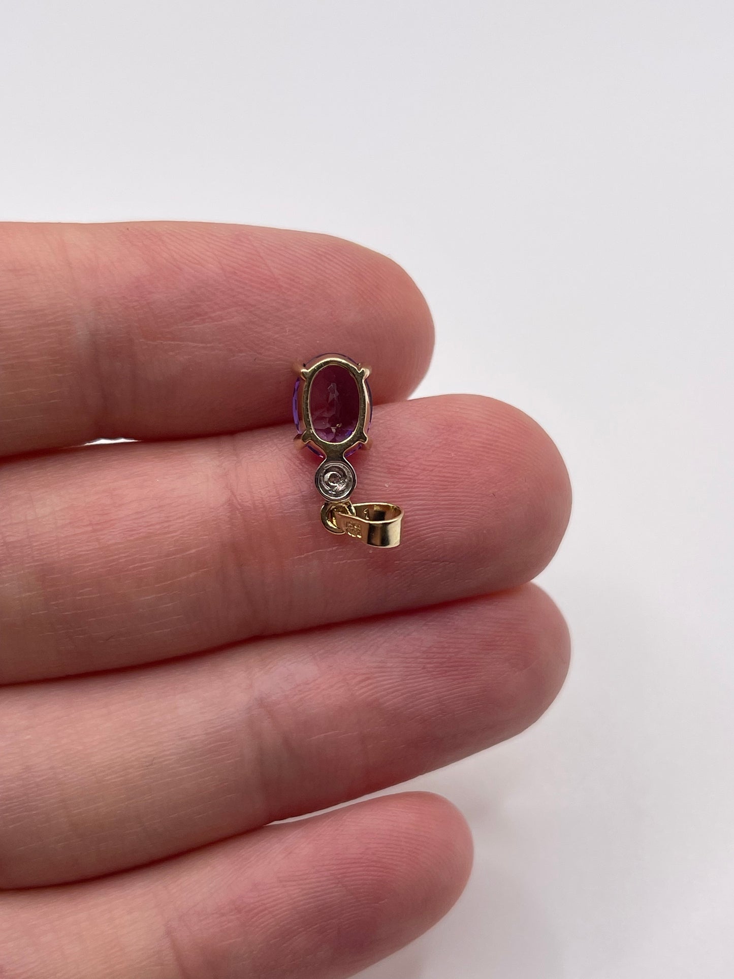 9ct gold amethyst and diamond pendant