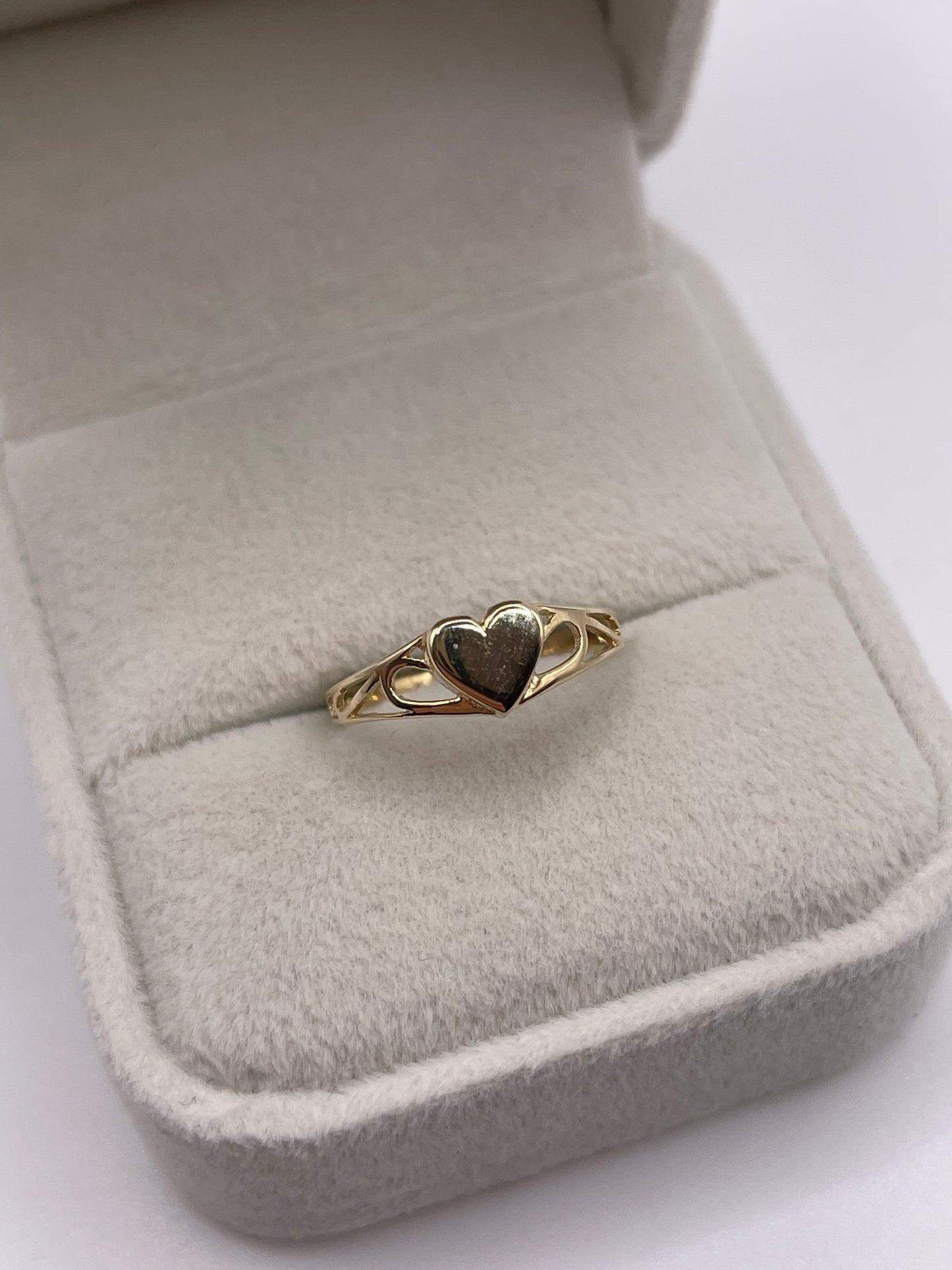 9ct gold heart ring