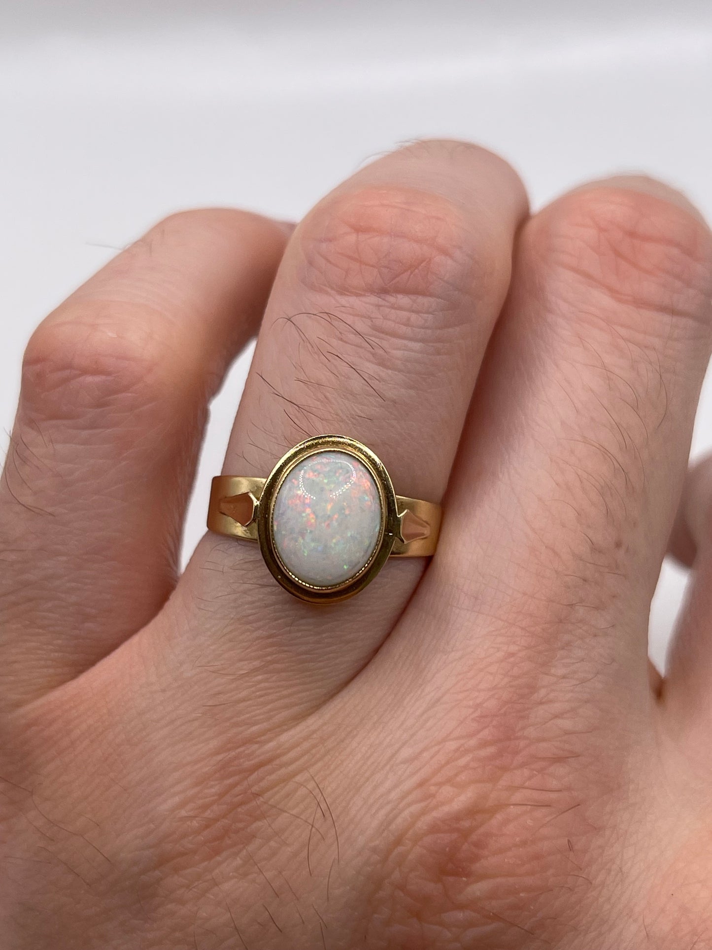 9ct gold opal ring