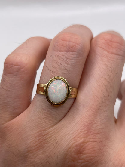 9ct gold opal ring