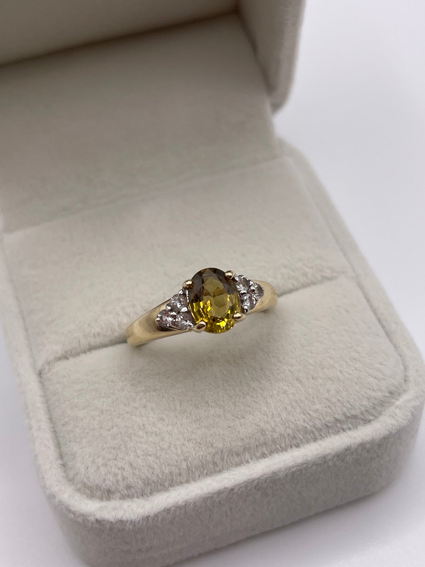 9ct gold quartz and zircon ring