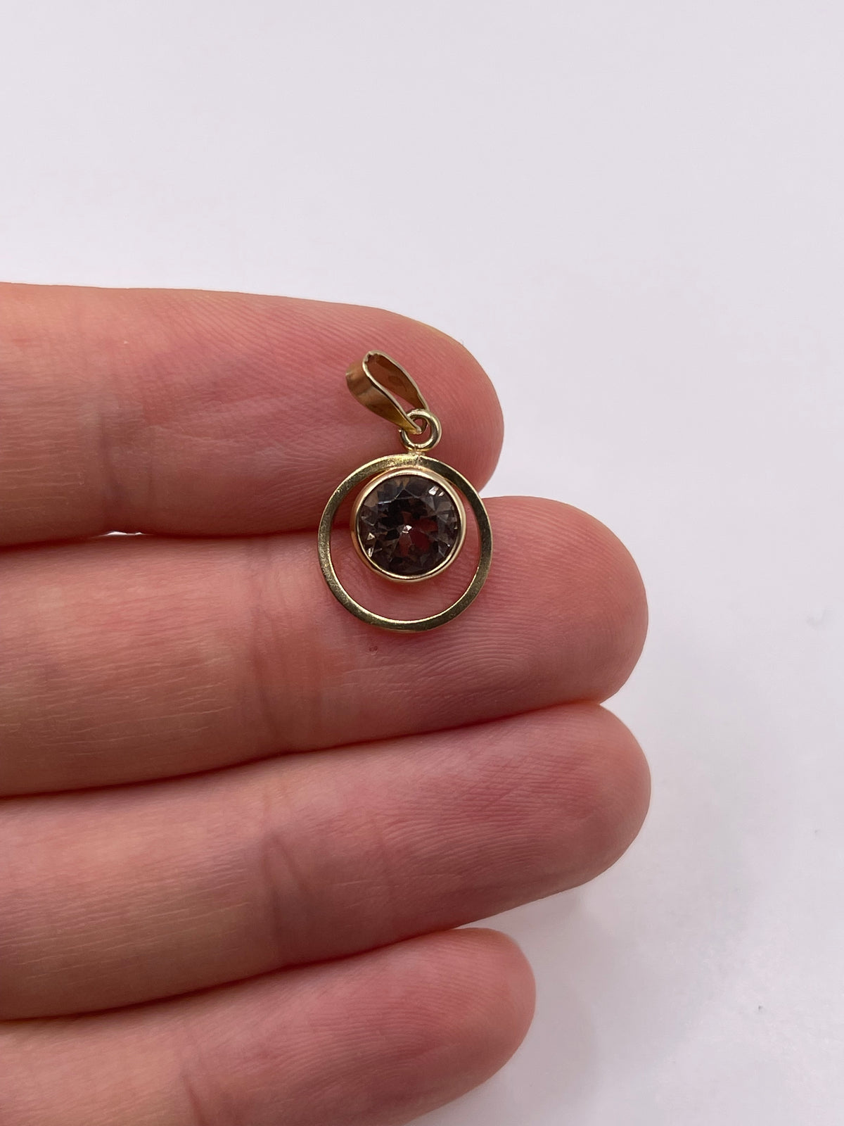 9ct gold Smokey quartz pendant