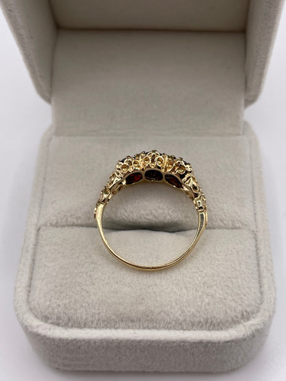9ct gold garnet ring