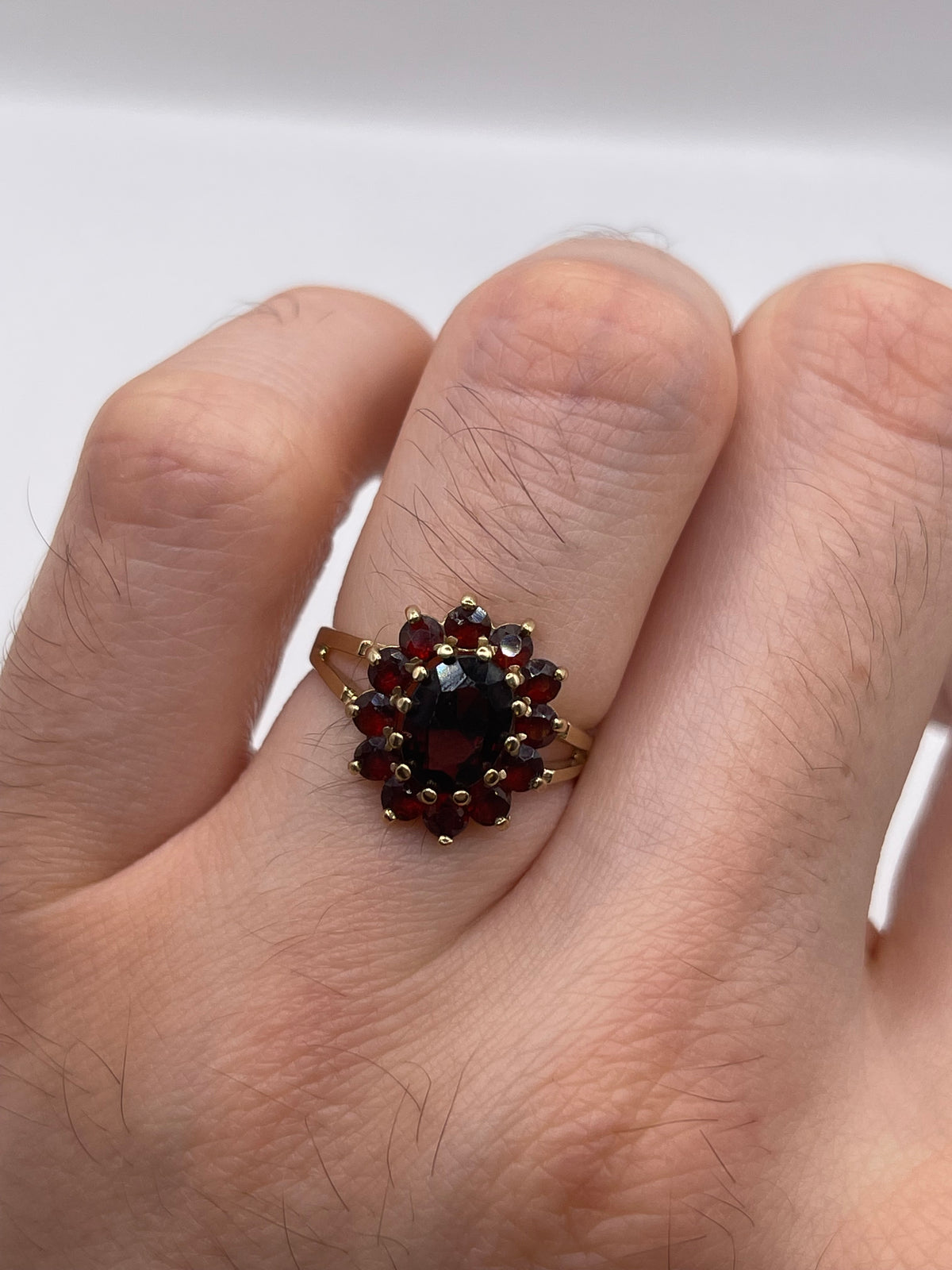 9ct gold garnet cluster ring