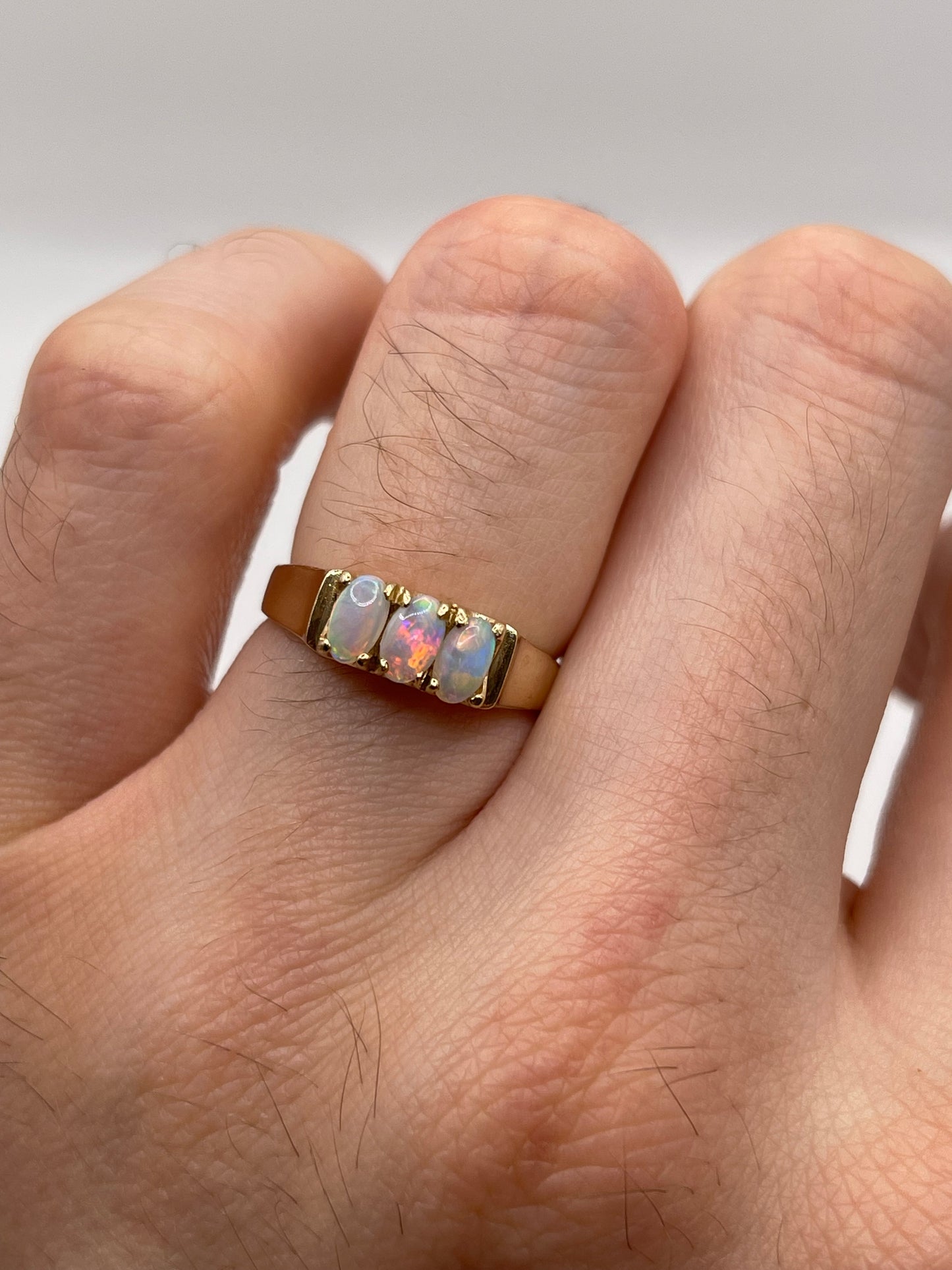 14ct gold opal ring