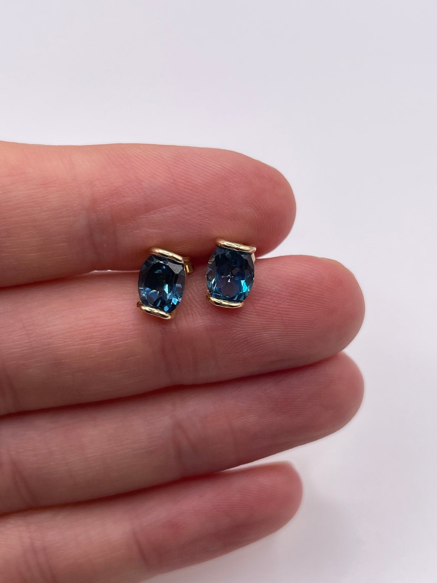 9ct gold topaz earrings