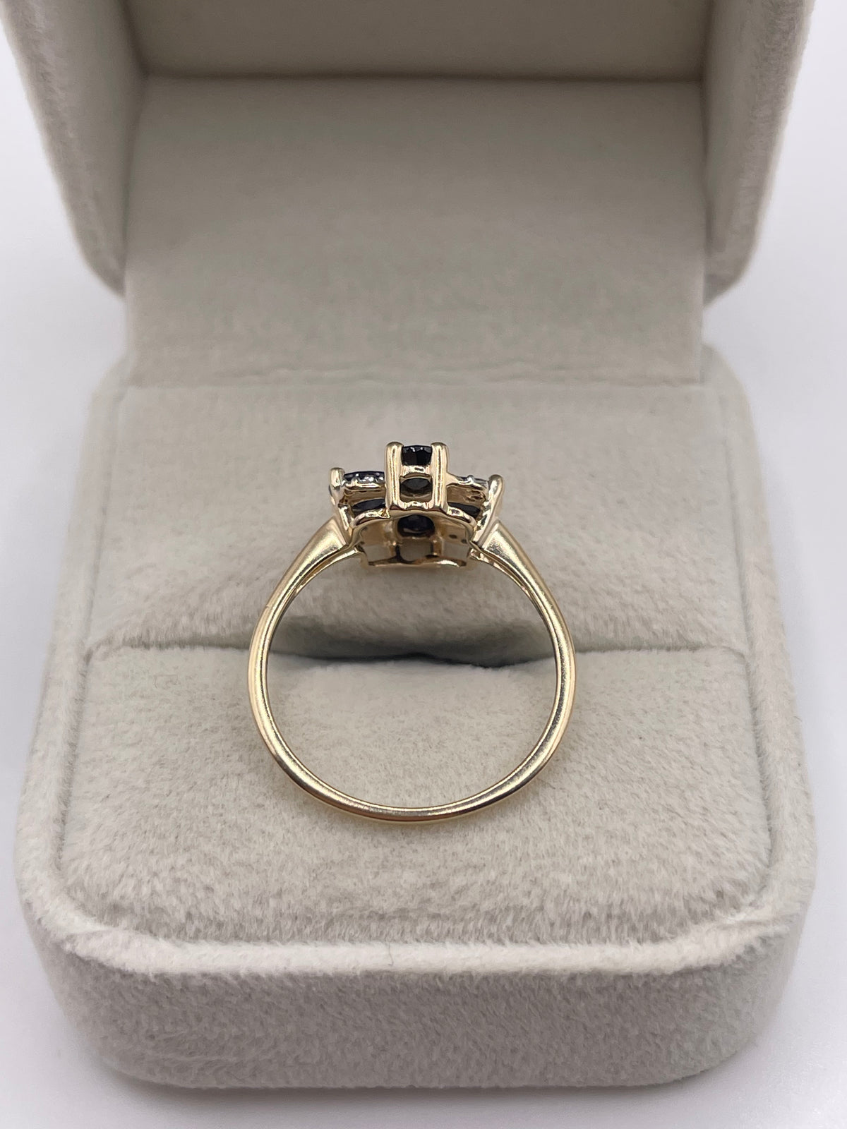 9ct gold sapphire and diamond ring