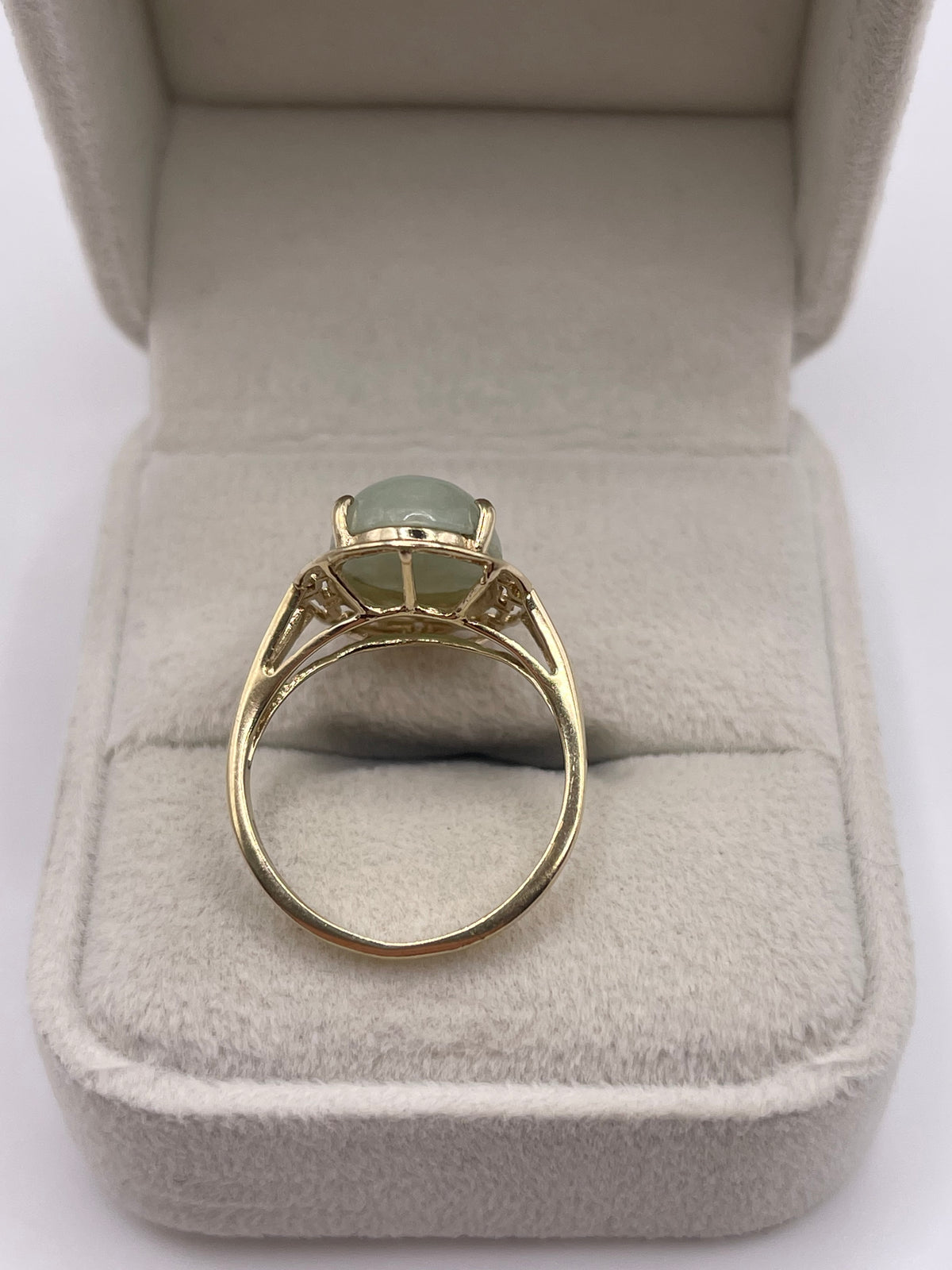 9ct gold jade ring