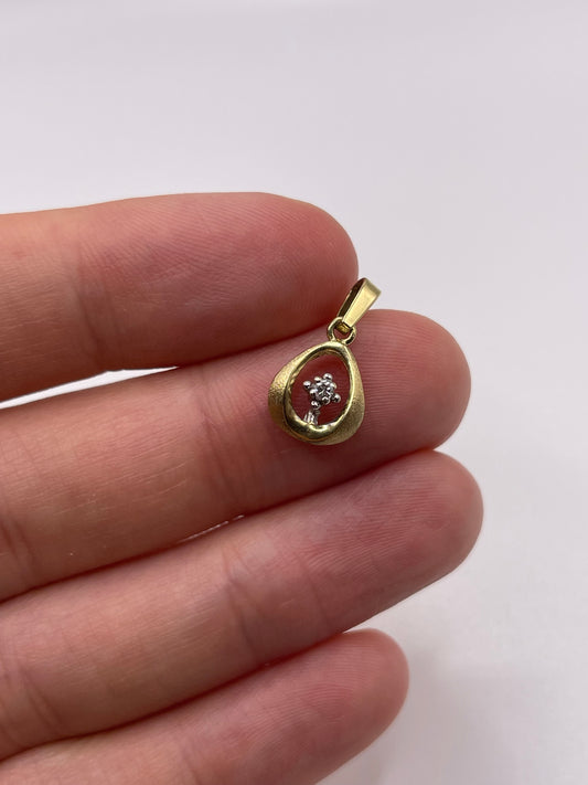 9ct gold diamond pendant