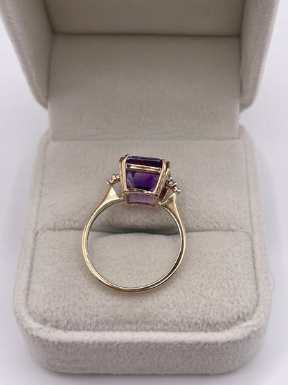 9ct gold amethyst and zircon ring