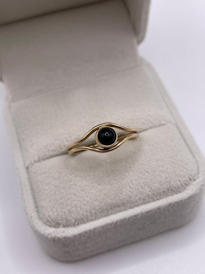 9ct gold onyx ring