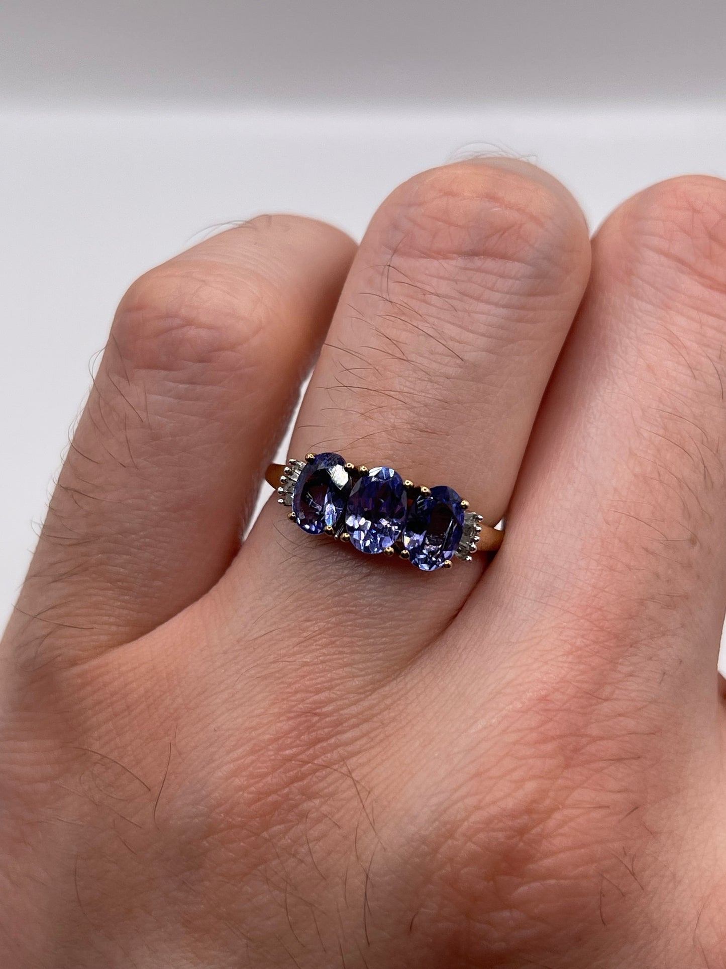 9ct gold tanzanite and diamond ring