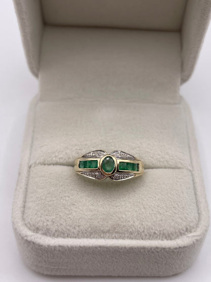 9ct gold emerald and diamond ring