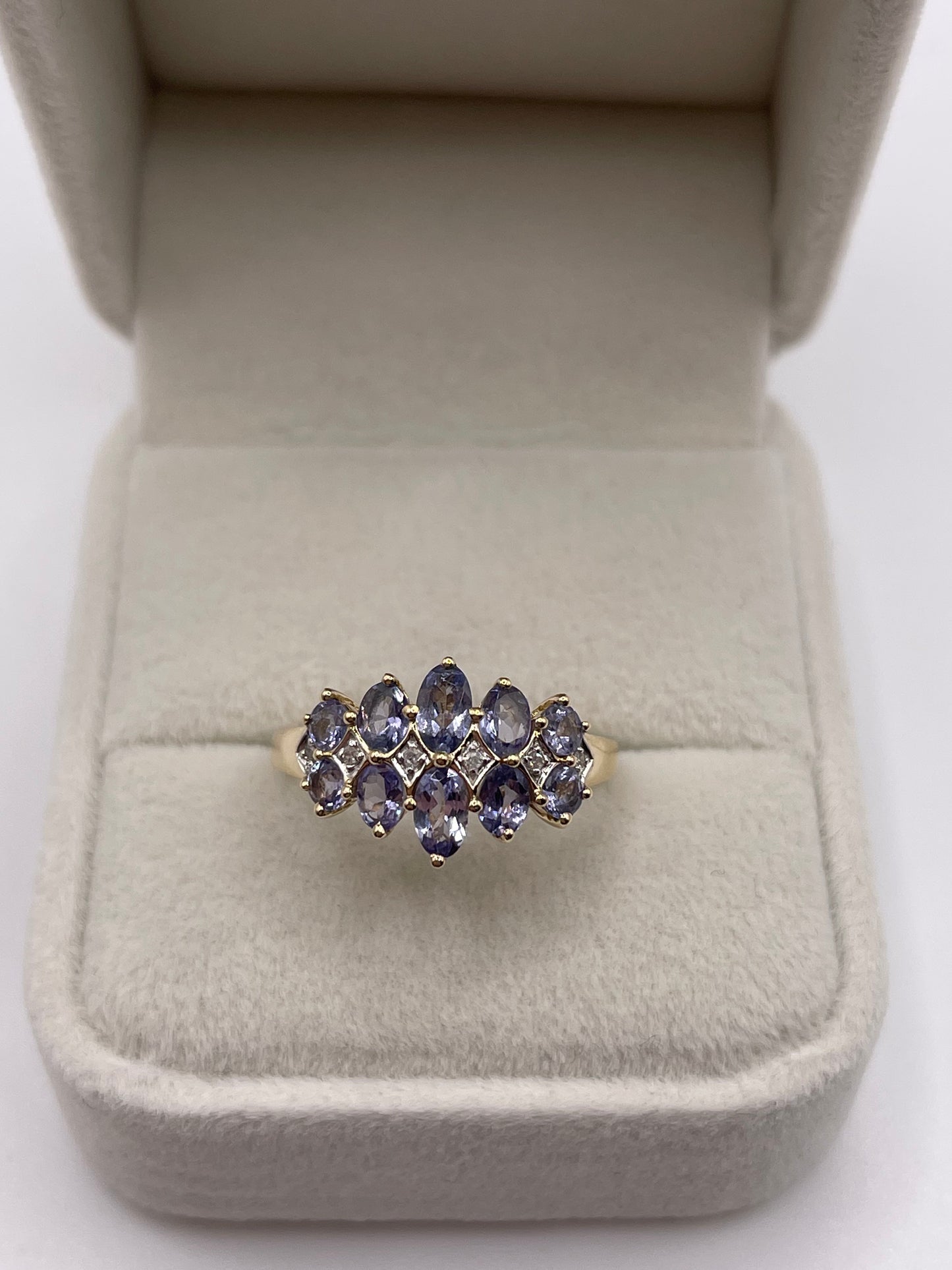 9ct gold tanzanite and diamond ring