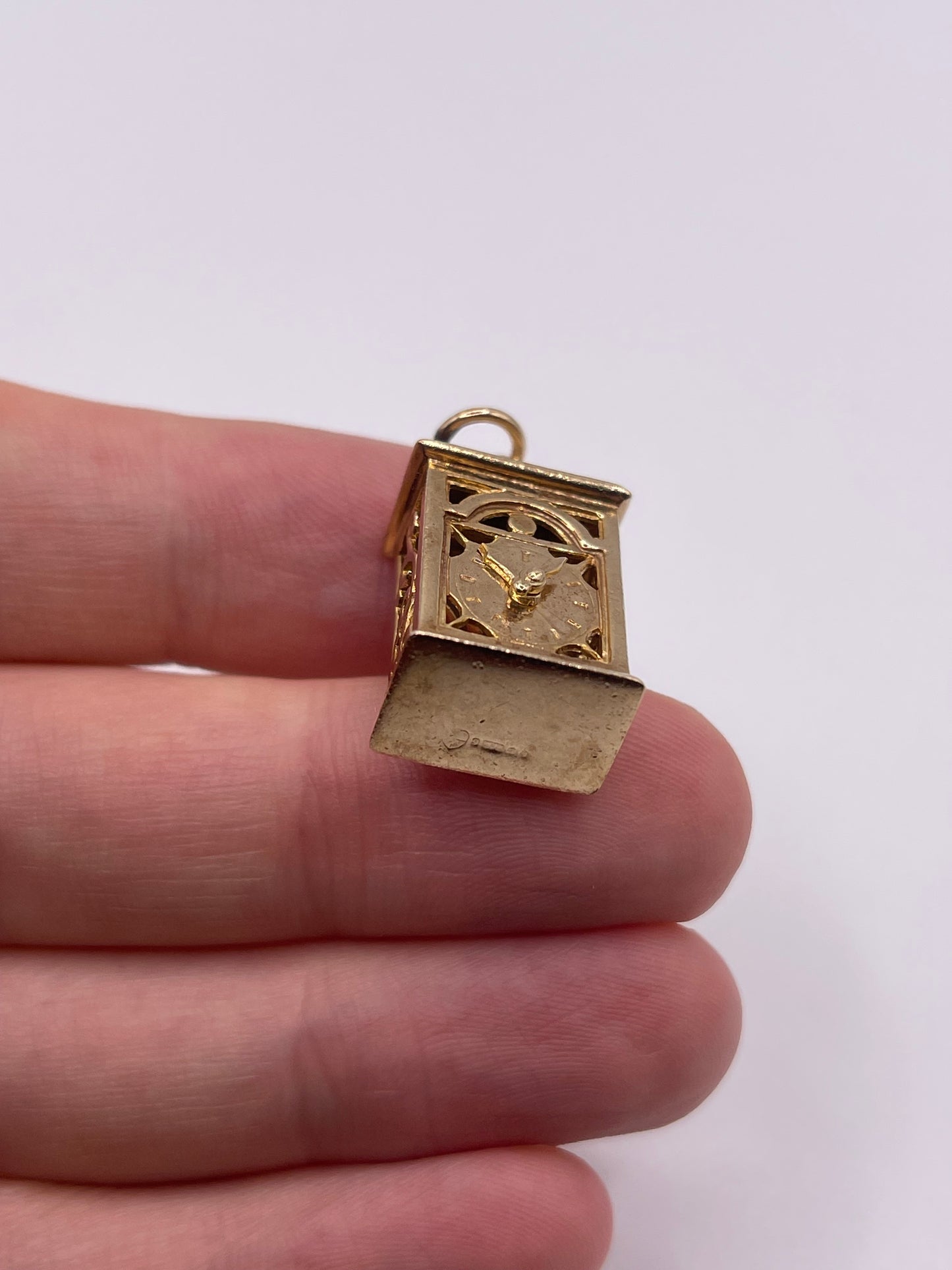 9ct gold mantle clock charm