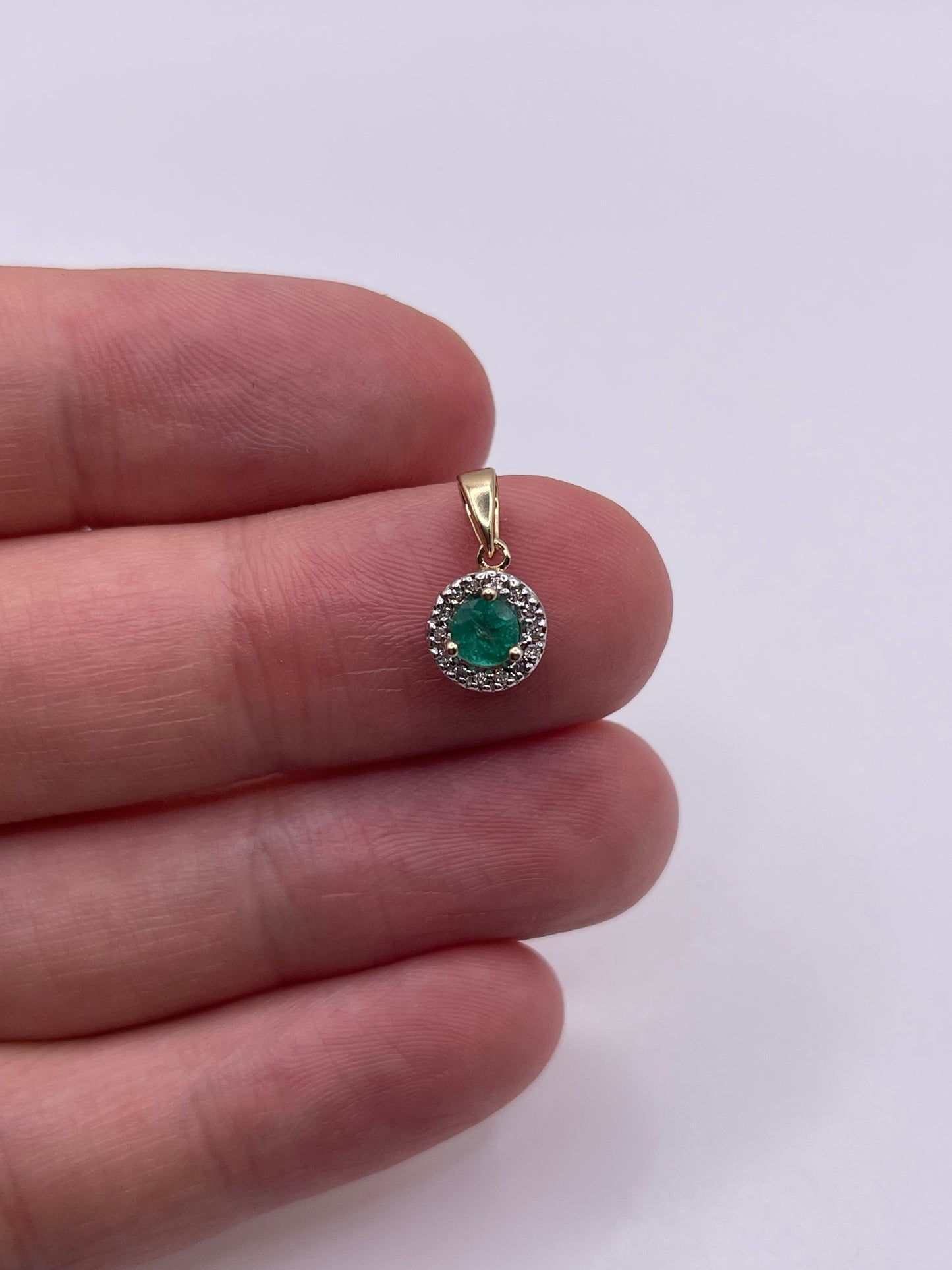 9ct gold emerald and diamond pendant
