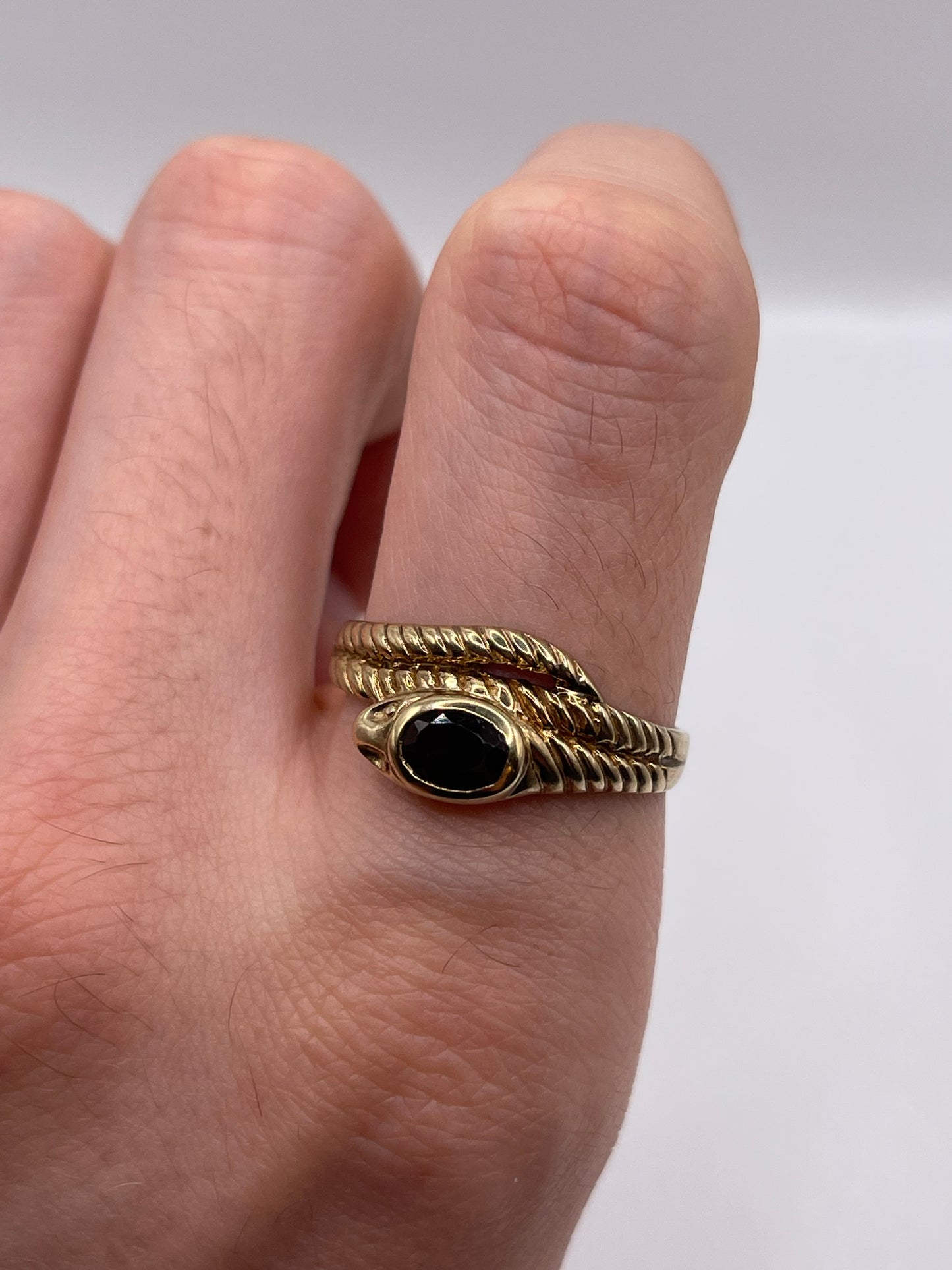 9ct gold garnet snake ring