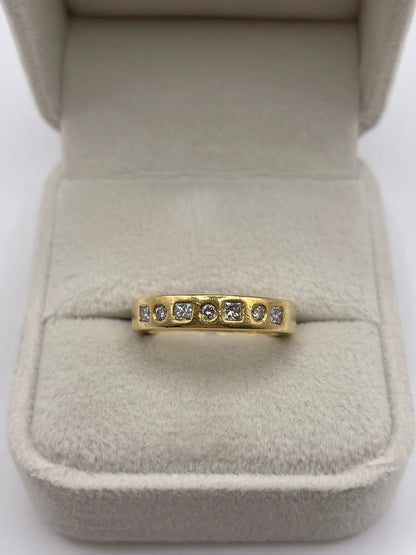 Heavy 18ct gold diamond ring