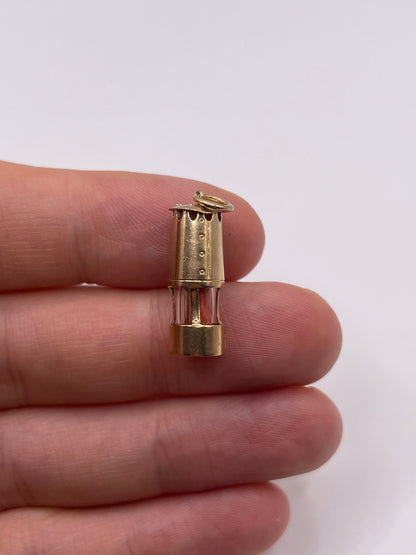 9ct gold minors lamp charm