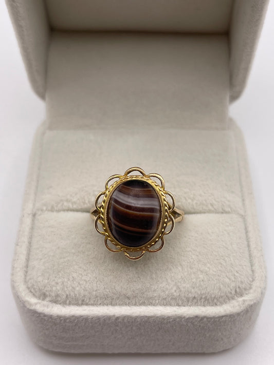 9ct gold banded agate ring
